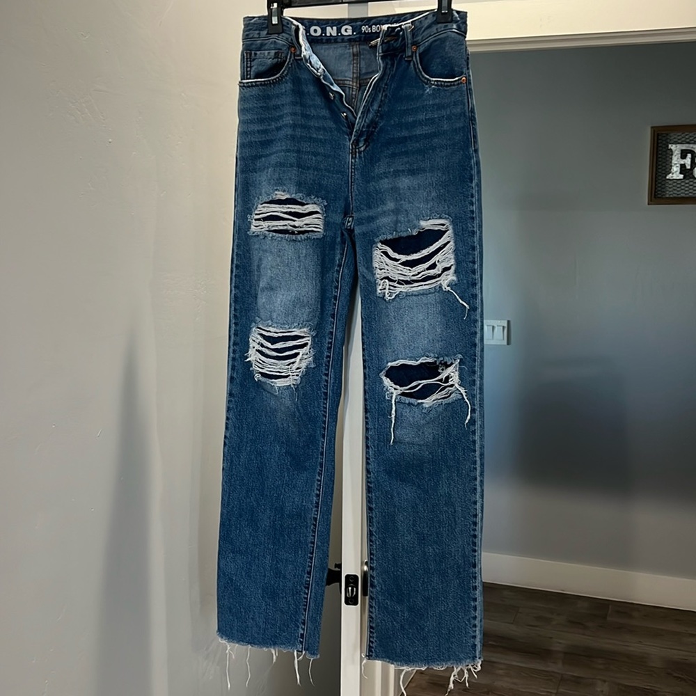 90’s style boyfriend jeans